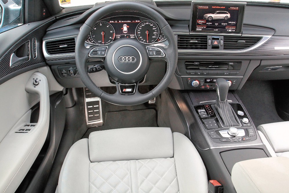 Wysoka jakość, zazwyczaj bogate wyposażenie, dobre jest też wyciszenie. Uwaga na skrzynie Multitronic