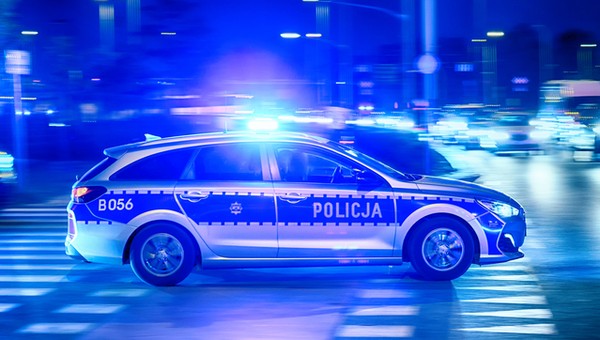 Ratownicy do policjantów: tak nie pomagajcie! Apel o koniec policyjnych eskort do szpitali