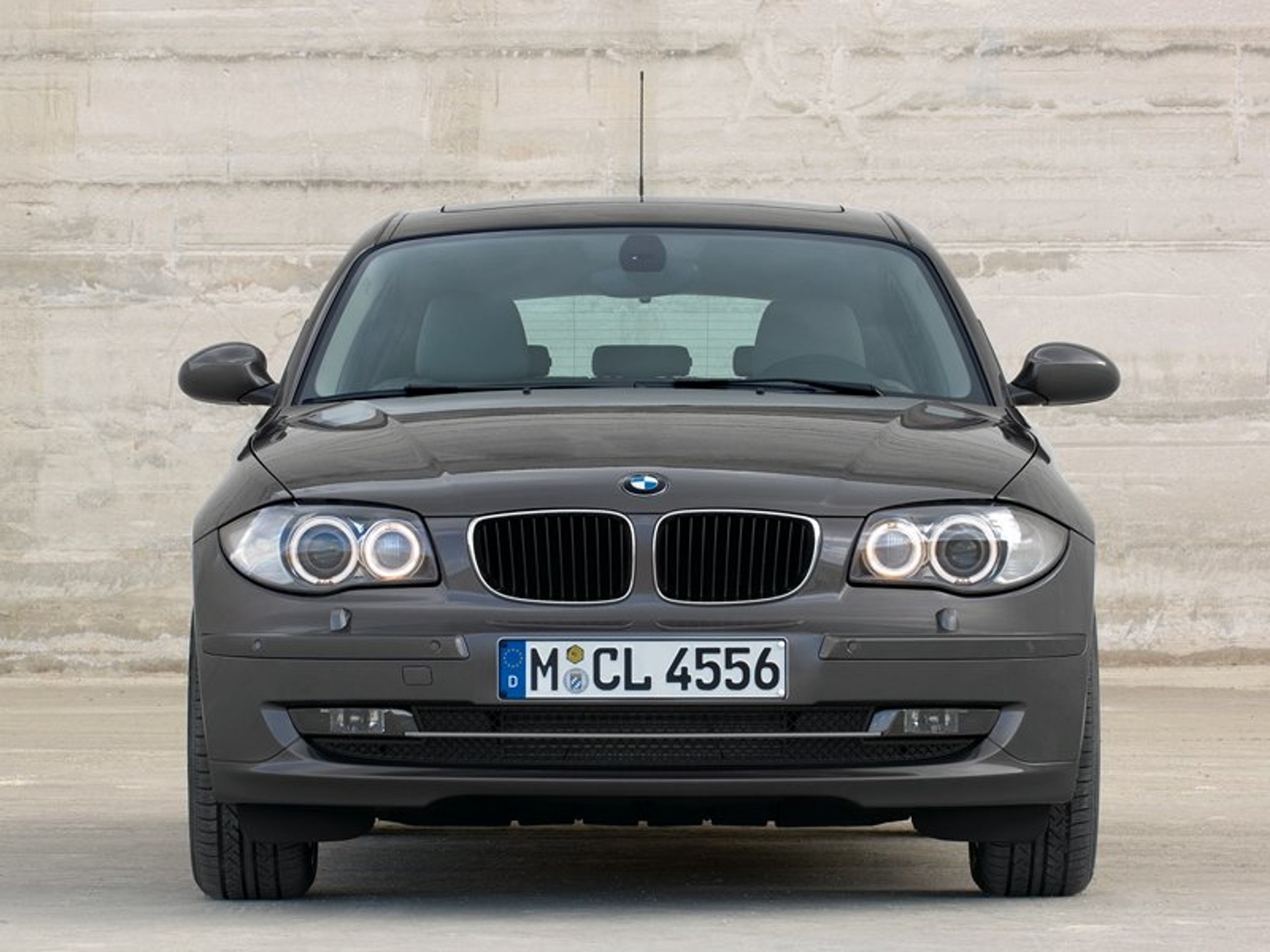 BMW serii 1: troje drzwi i facelifting