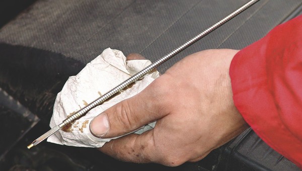 Ile oleju może zużywać silnik samochodowy?