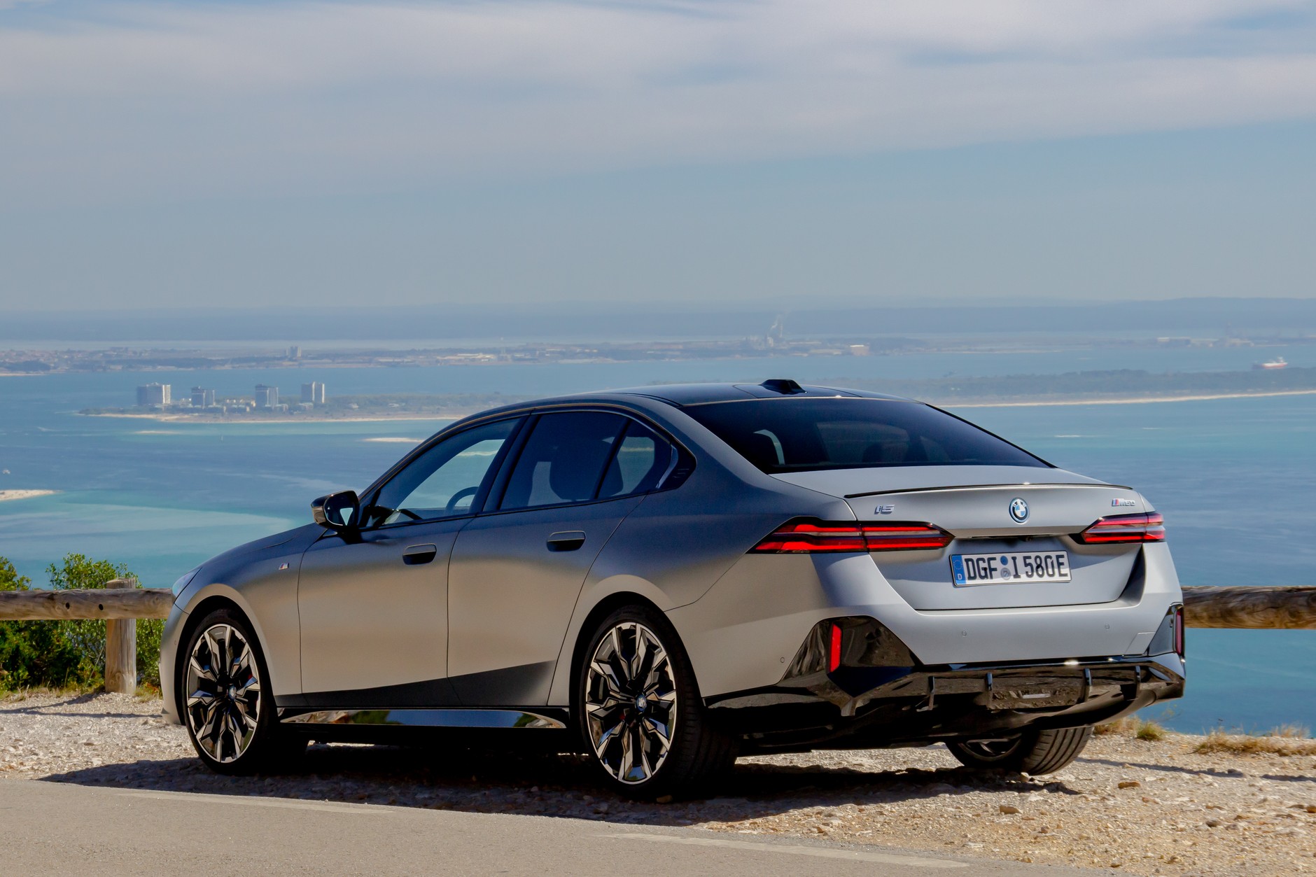 BMW i5