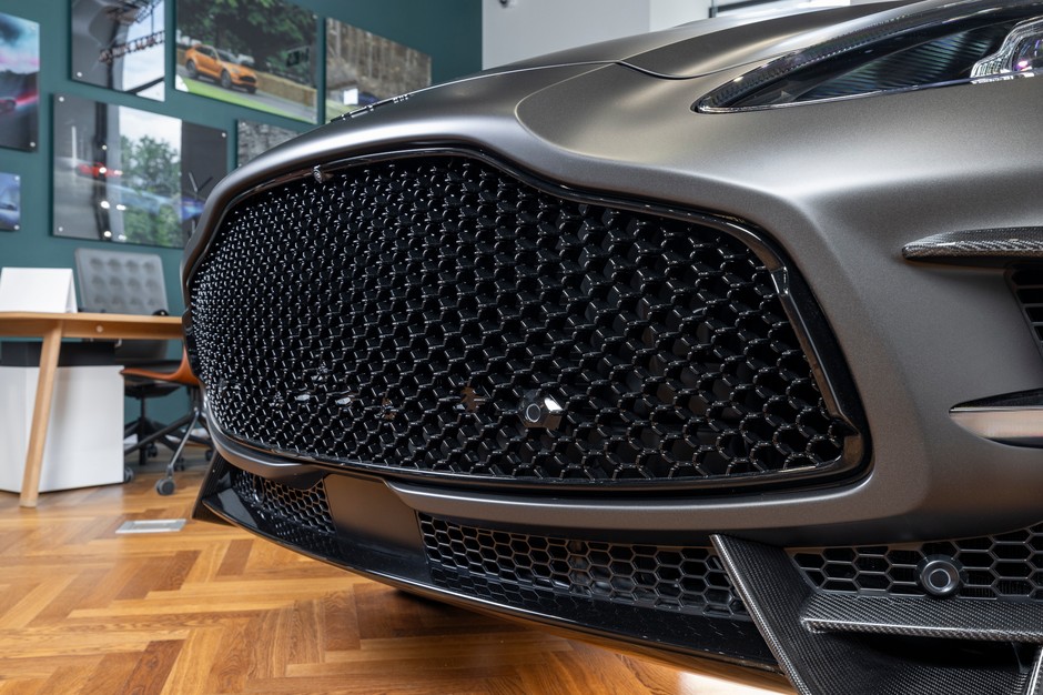 Aston Martin DBX S