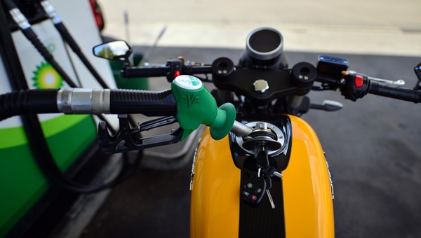 Tankowanie motocykla