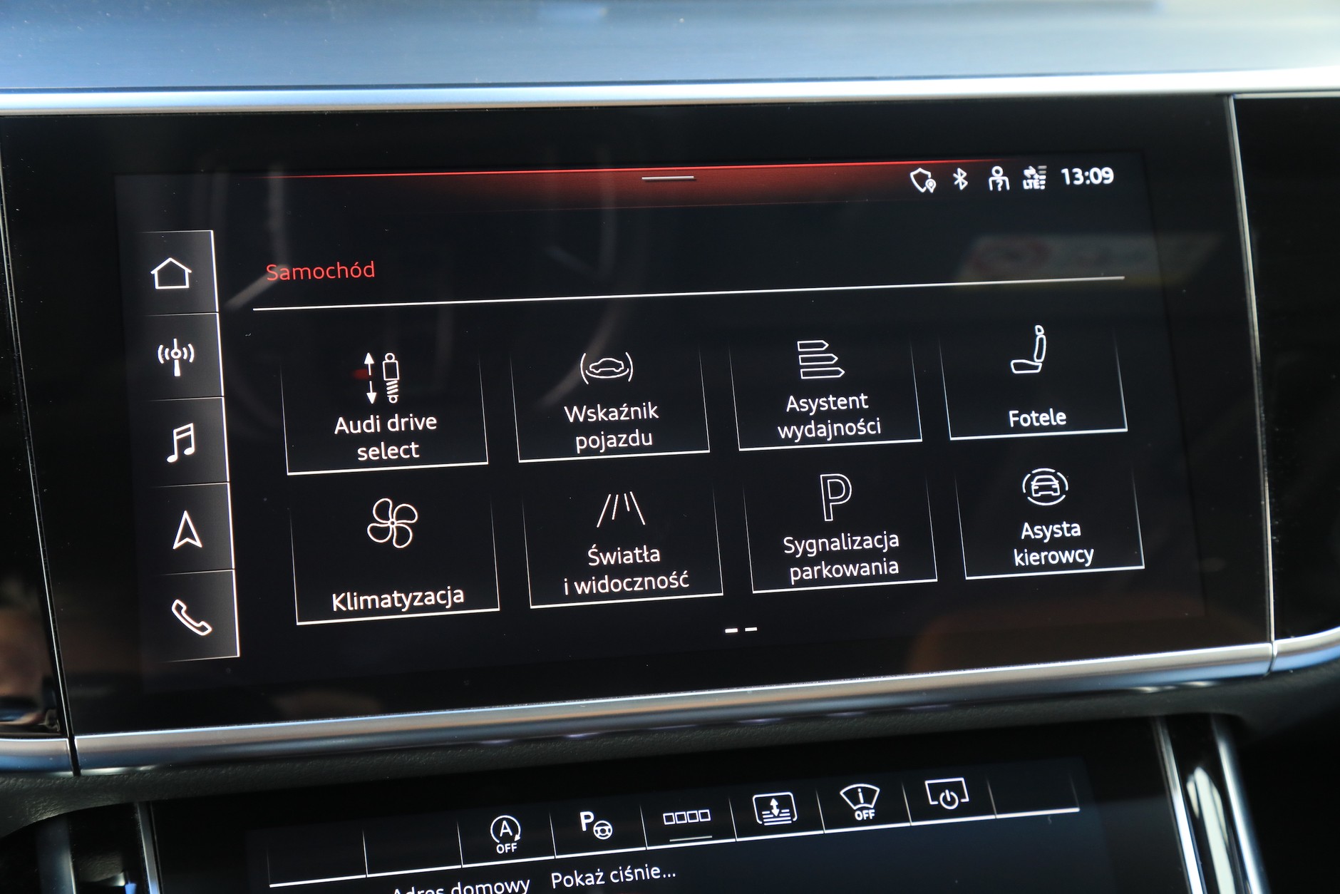 Audi A8 L 60 TFSI (2022 r.; D5)