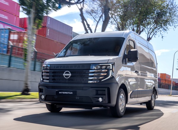 Nissan Interstar trafi do Polski już w 2025 r. Oprócz diesla otrzyma jeszcze inny napęd