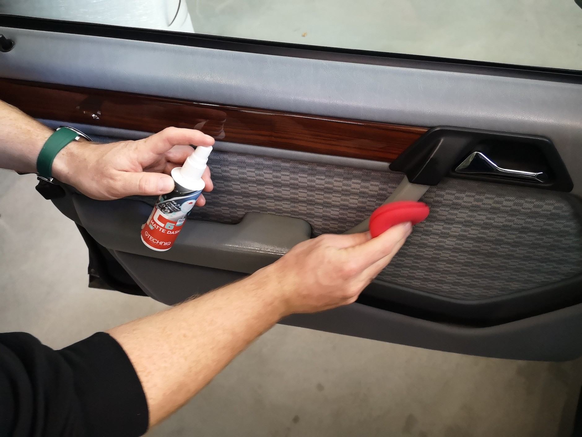 Czyszczenie i dezynfekcja wnętrza: zabezpieczanie tworzyw