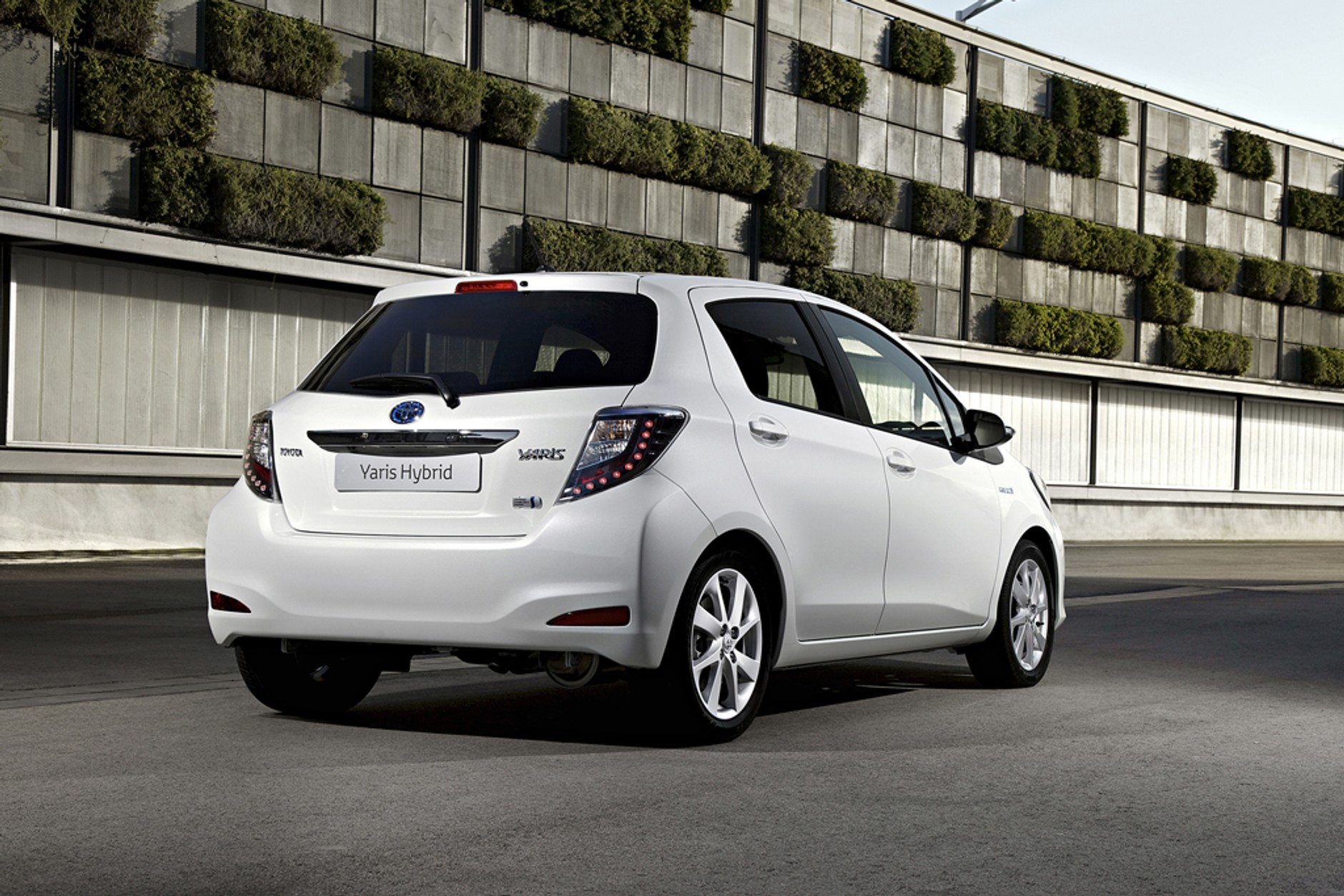 Toyota Yaris Hybrid za 65 100 zł