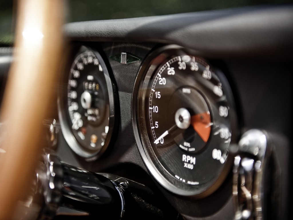 Jaguar E-Type Speedster - Nowoczesna legenda