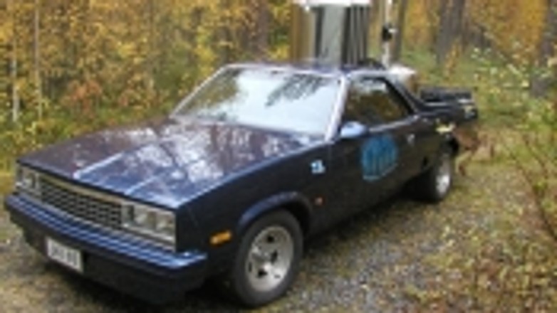 Samochód zasilany drewnem