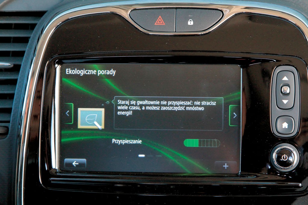 Zbyt szybka zmiana biegów (którą, notabene, często sugerują elektroniczni asystenci) i jazda na granicy „telepania” silnika na dłuższą metę są zabójcze dla dwumasowego koła zamachowego. Jeszcze mocniej cierpi ono podczas przyspieszania z bardzo niskich obrotów – pamiętajcie o redukowaniu biegów i ruszaniu z „jedynki”!