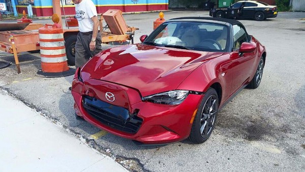 Mazda MX-5 rozbita w USA