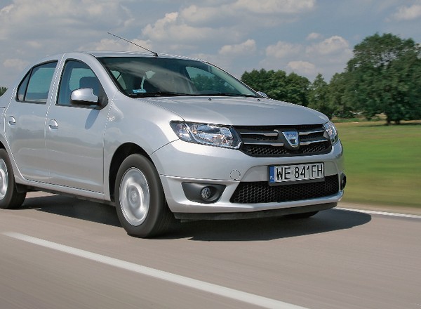 Pojedynek, w którym nie liczył się prestiż. Dacia Logan czy Fiat Grande Punto?