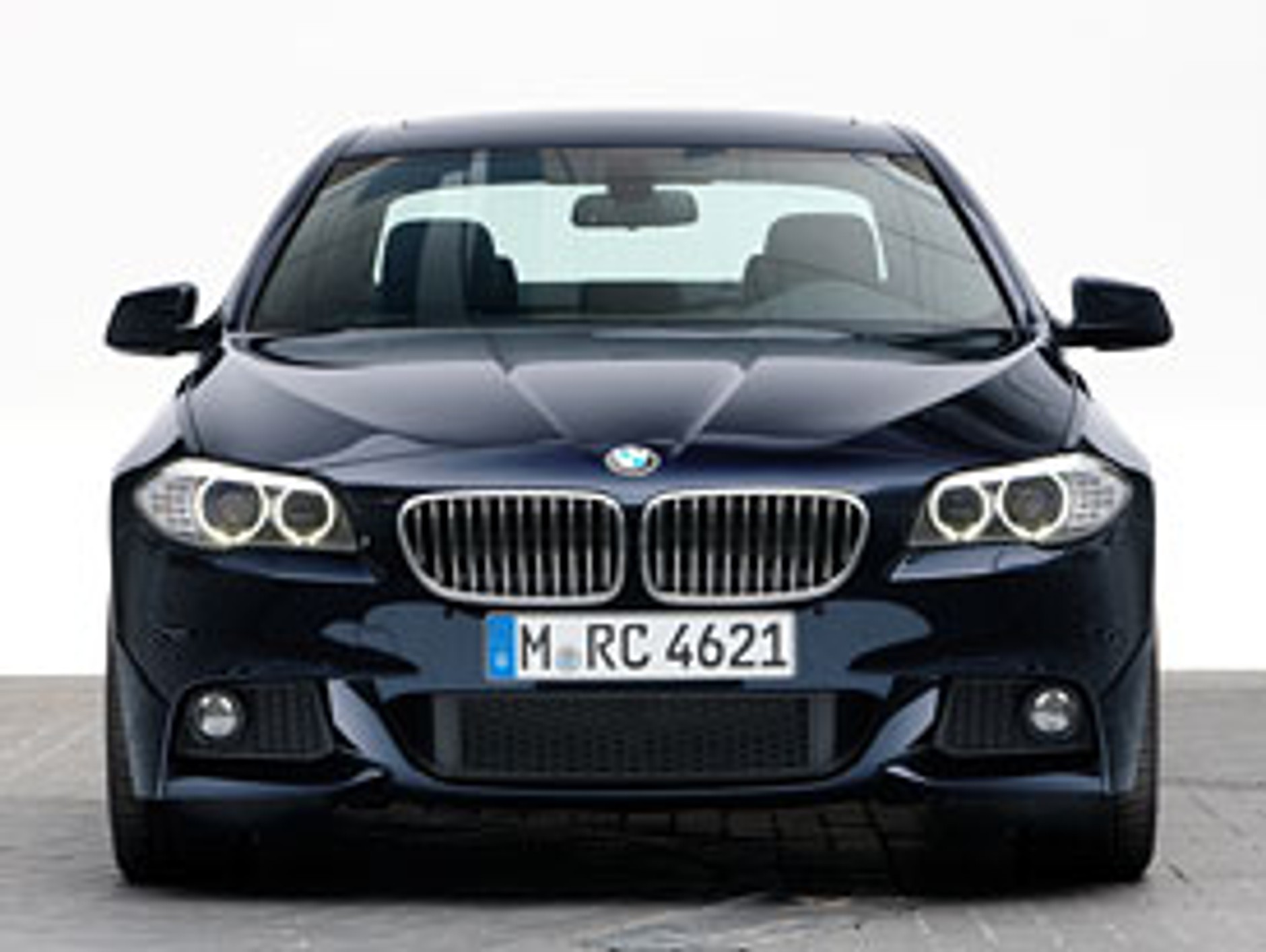 BMW5 z kolejnymi nowościami