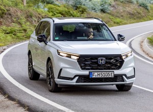Honda CR-V w nowym wydaniu. Już jeździliśmy japońskim SUV-em