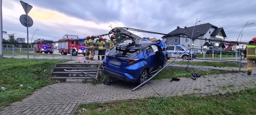 Poważny wypadek w Nowym Sączu. Te zdjęcia przemawiają do wyobraźni