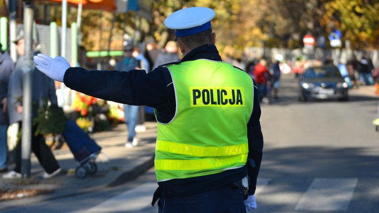 Kierowanie ruchem przez policjanta