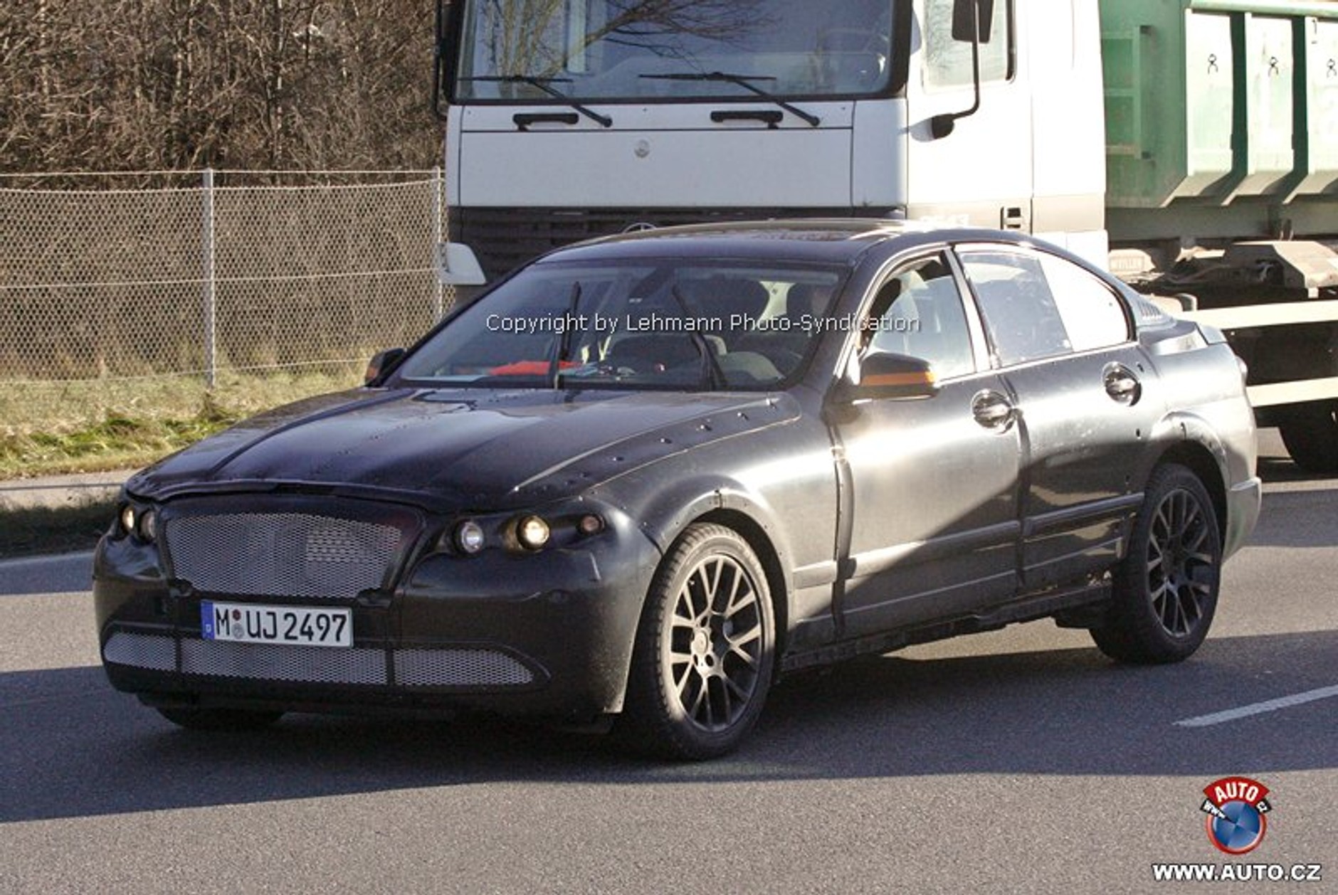 Zdjęcia szpiegowskie: Nowe BMW serii 5 i konkurent dla CLS