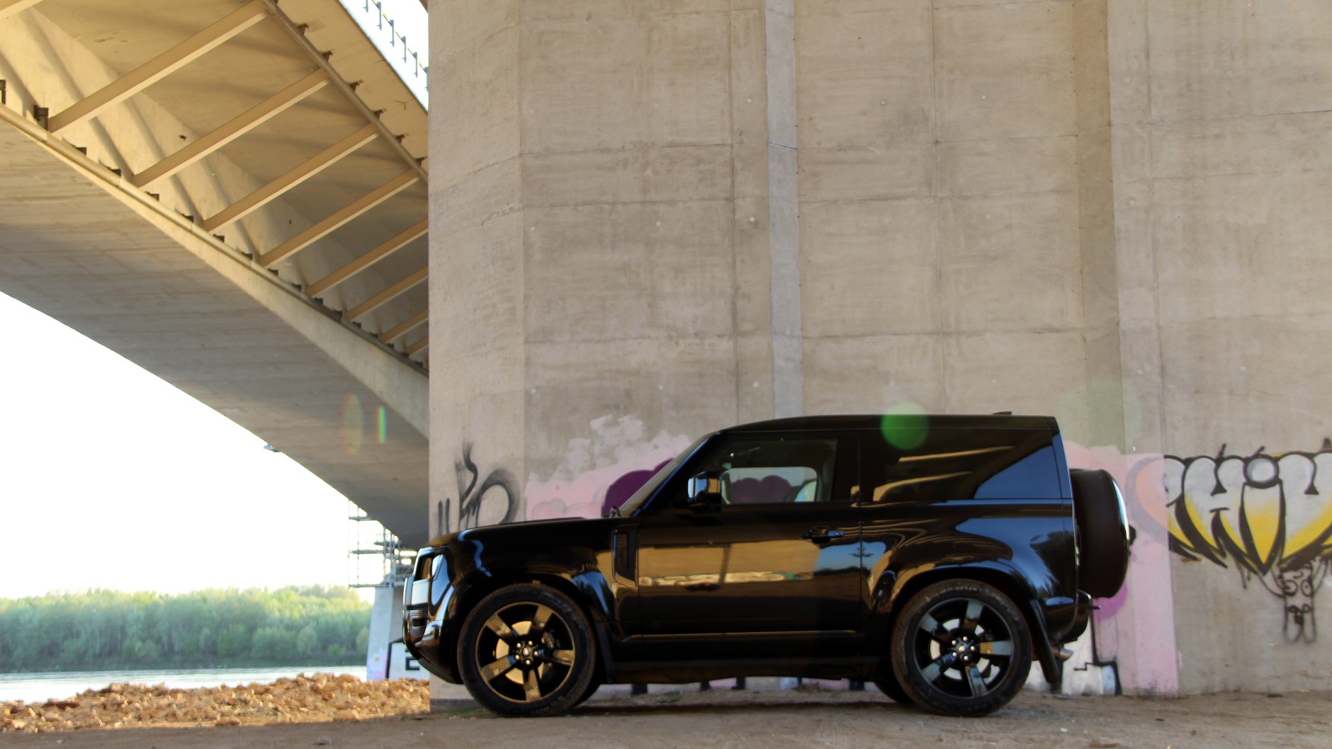 Land Rover Defender 90 V8
