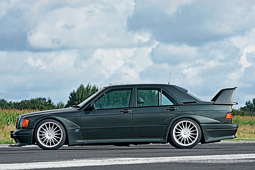 Mercedes 190 E 2.5-16 Evo II - Rasowy sprinter