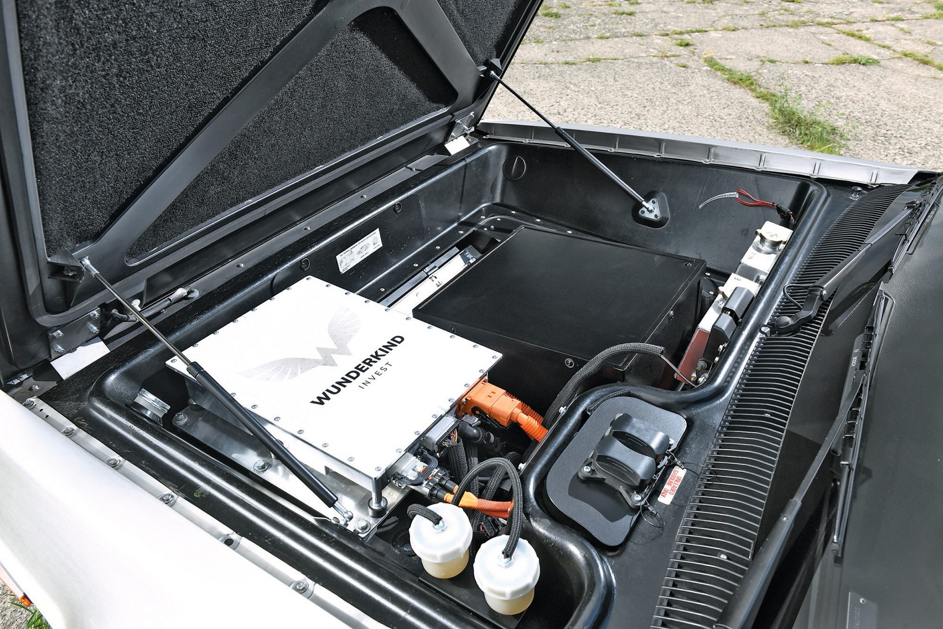 DeLorean DMC-12 jako e-Lorean