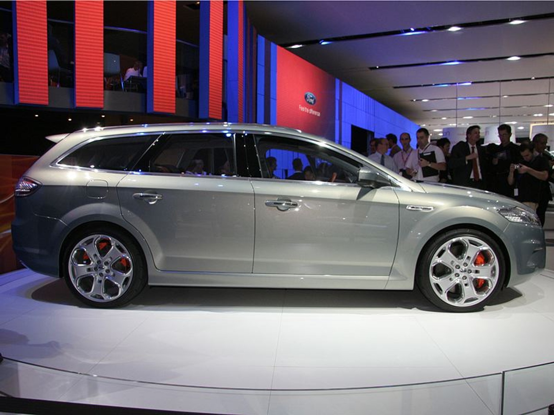 Paryż na żywo: fotogaleria z targów – Ford Mondeo