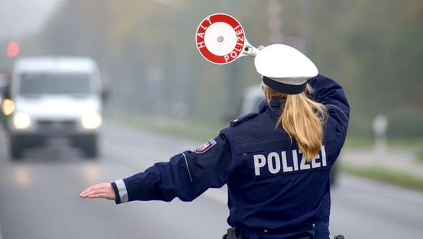 Niemiecki policjant zatrzyma Cię do kontroli