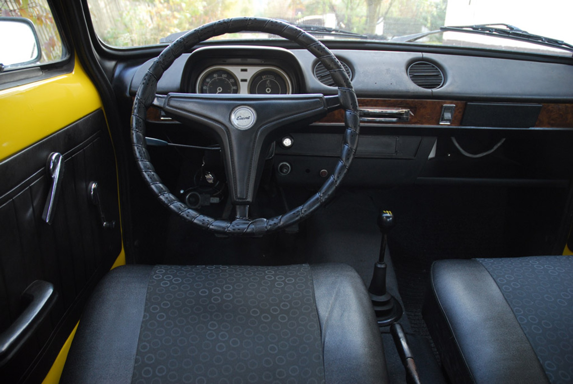 Ford Escort MKI: patrzcie, psia kostka jedzie!