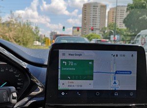 Google z zupełnie nową funkcją dla kierowców. Do tej pory ją blokowali