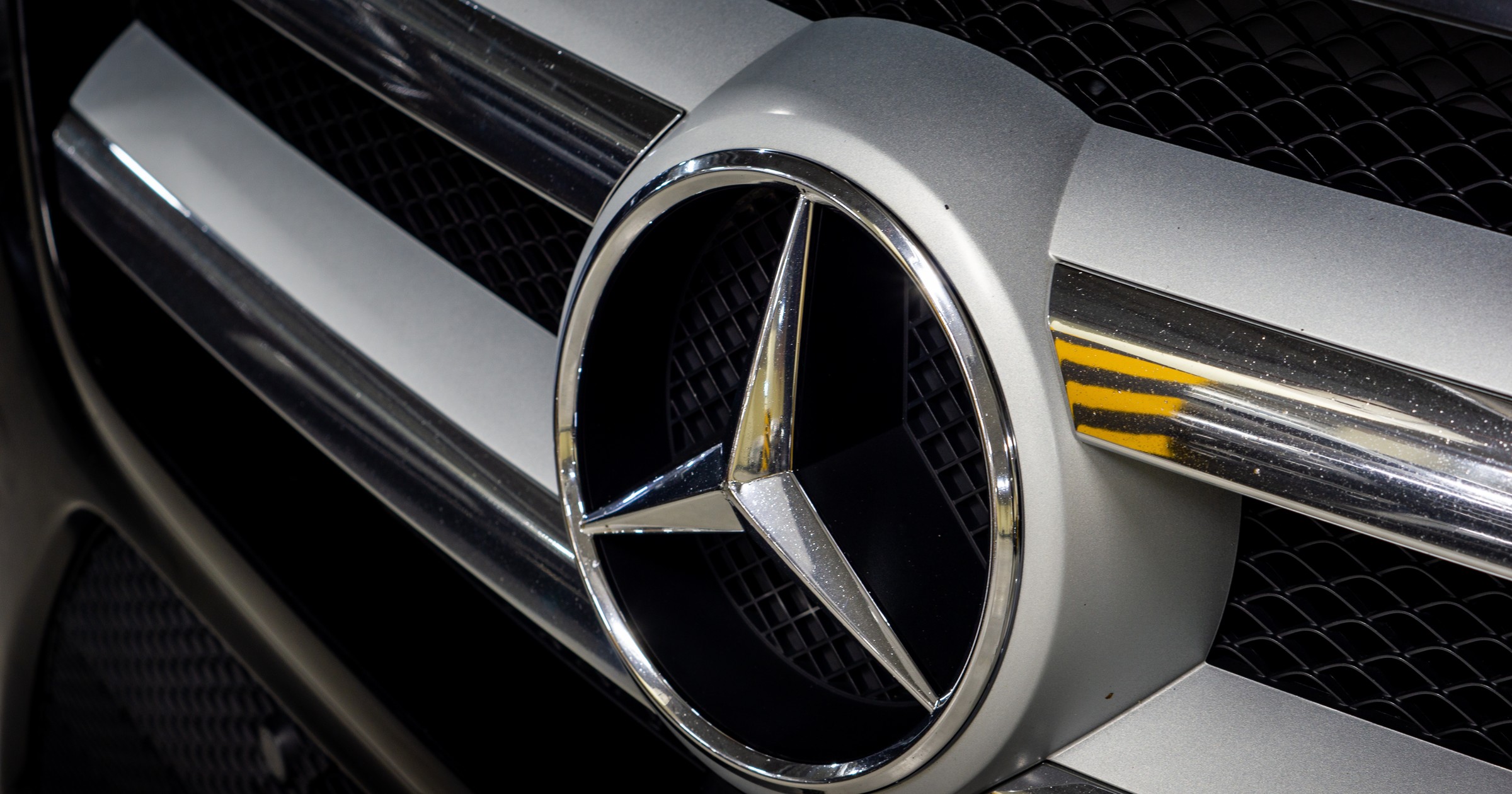 Mercedes-Benz wycofuje z rynku blisko milion aut