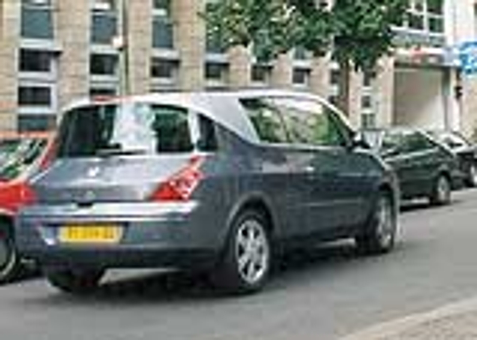 Wyprzedza mody i style