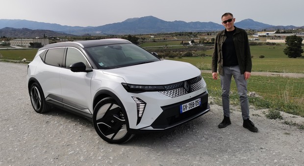 Jeździłem samochodem roku – kompaktowym SUV-em, który robi świetne wrażenie. Jak jeździ Renault Scenic?