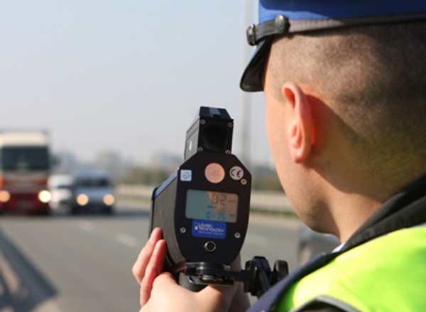Policja ma niemal 2 tys. mierników prędkości. Zła wiadomość dla piratów drogowych — wszystkie są zgodne z przepisami