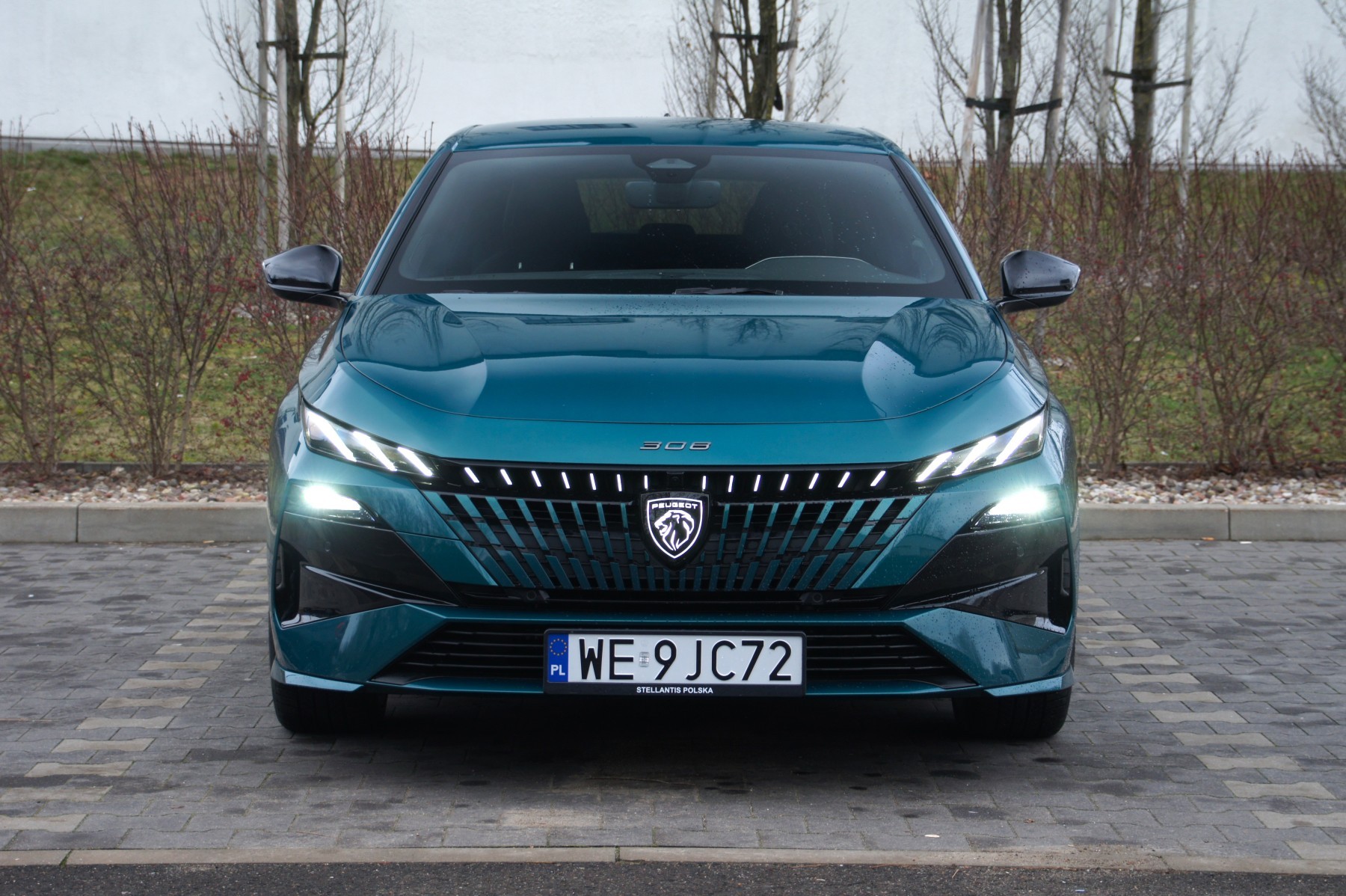 Peugeot 308 1.2 Hybrid 145 KM