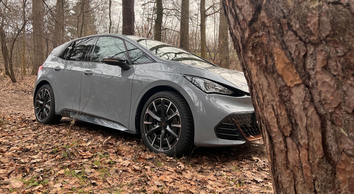 Cupra Born. Hot hatch i silnik elektryczny: czy takie połączenie ma sens?