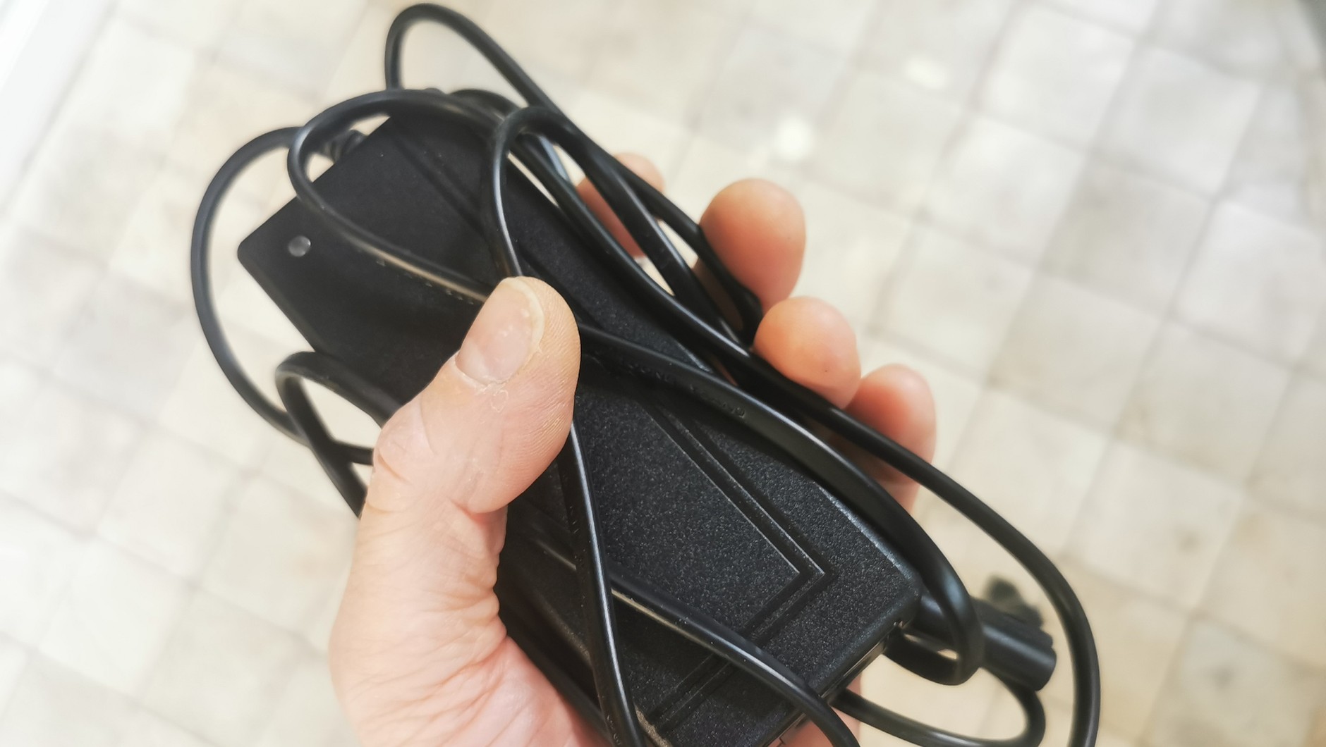 Ładowarka hulajnogi elektrycznej
