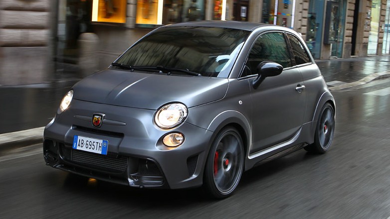 Abarth 695 biposto: „najmniejszy wśród supersamochodów”