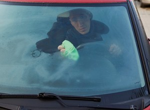 Jak szybko odparować szyby w aucie? Znajdź przyczynę problemu