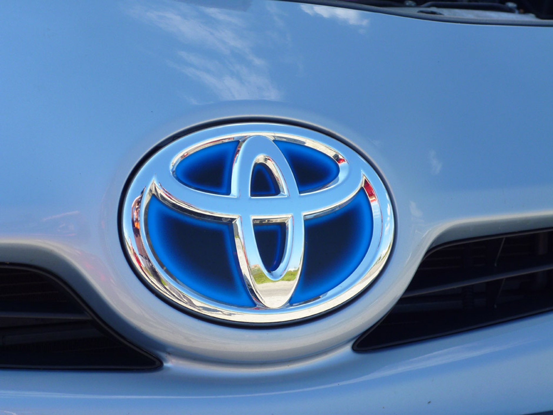 Mówisz hybryda, myślisz Prius