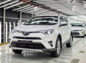 Toyota nie wznowi produkcji w Sankt Petersburgu. Koniec rosyjskich Camry i RAV4