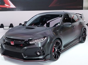 Honda podczas salonu samochodowego w Paryżu