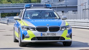 Niemiecka policja chwali się nowymi BMW. To nowocześniejsze auta od polskich radiowozów