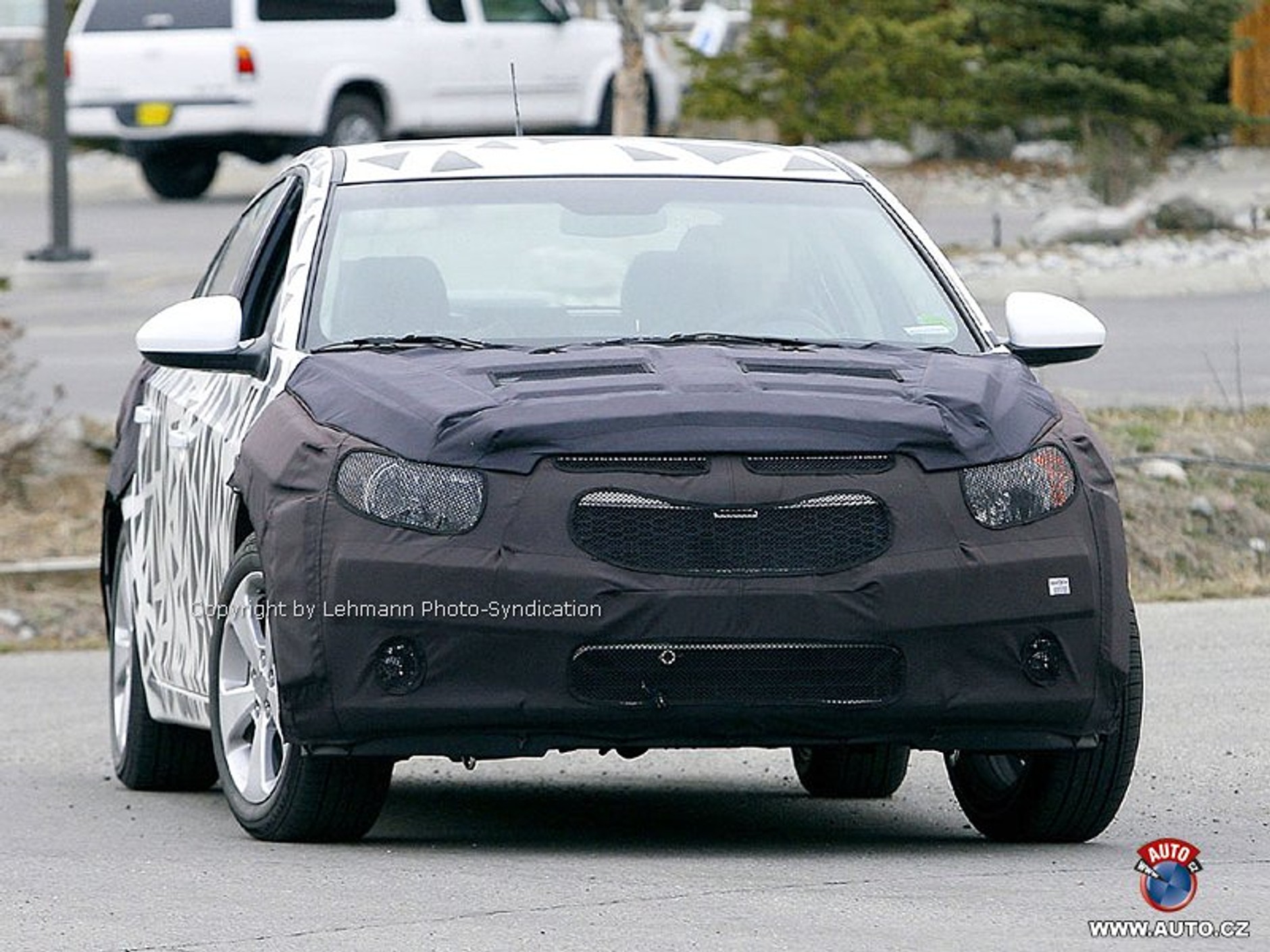 Chevrolet: nazwa Cruze dla najnowszego modelu (+ zdjęcia szpiegowskie)