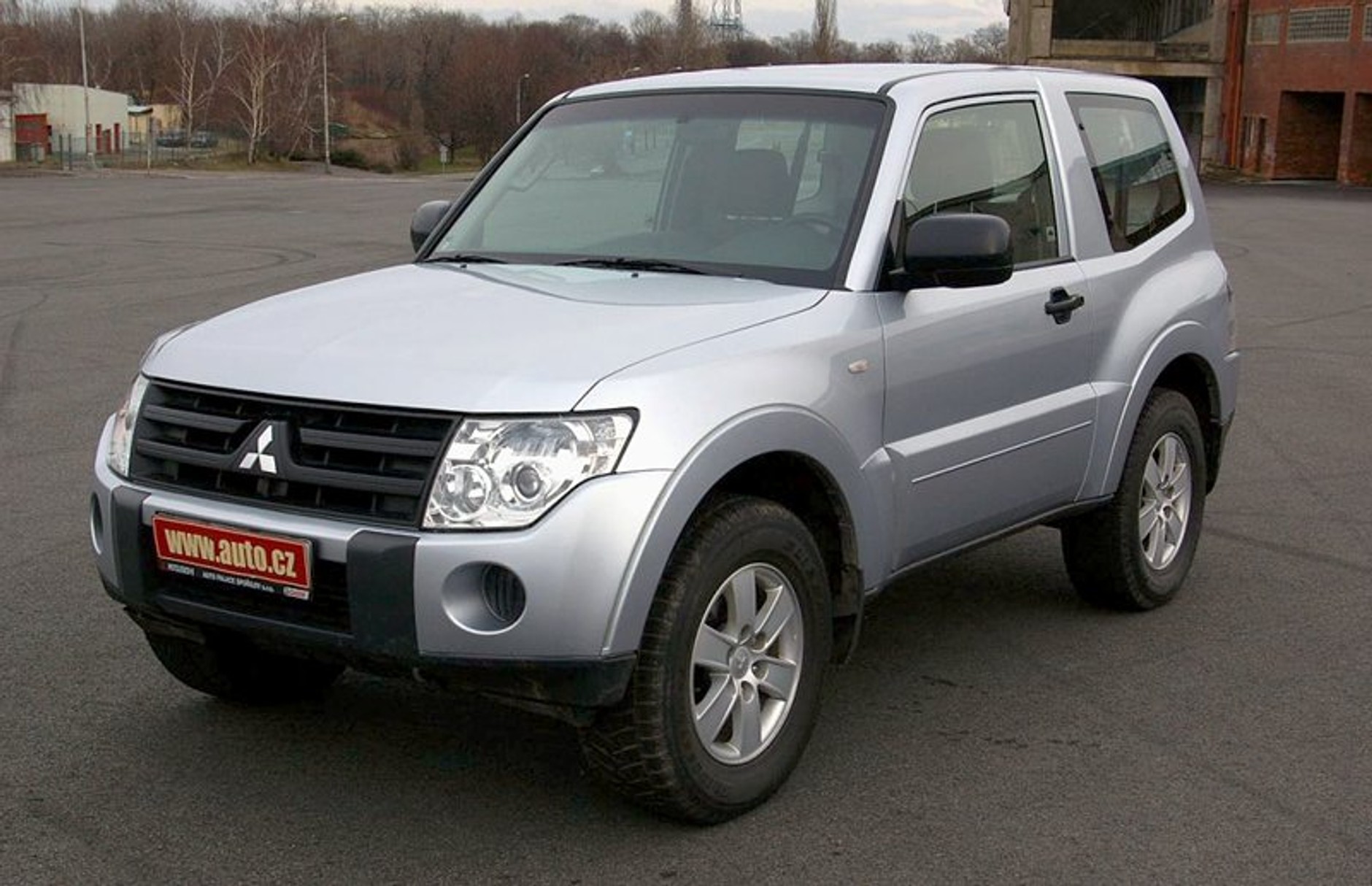 Mitsubishi Pajero 3.2 DI-D SWB – zwinna jaszczurka