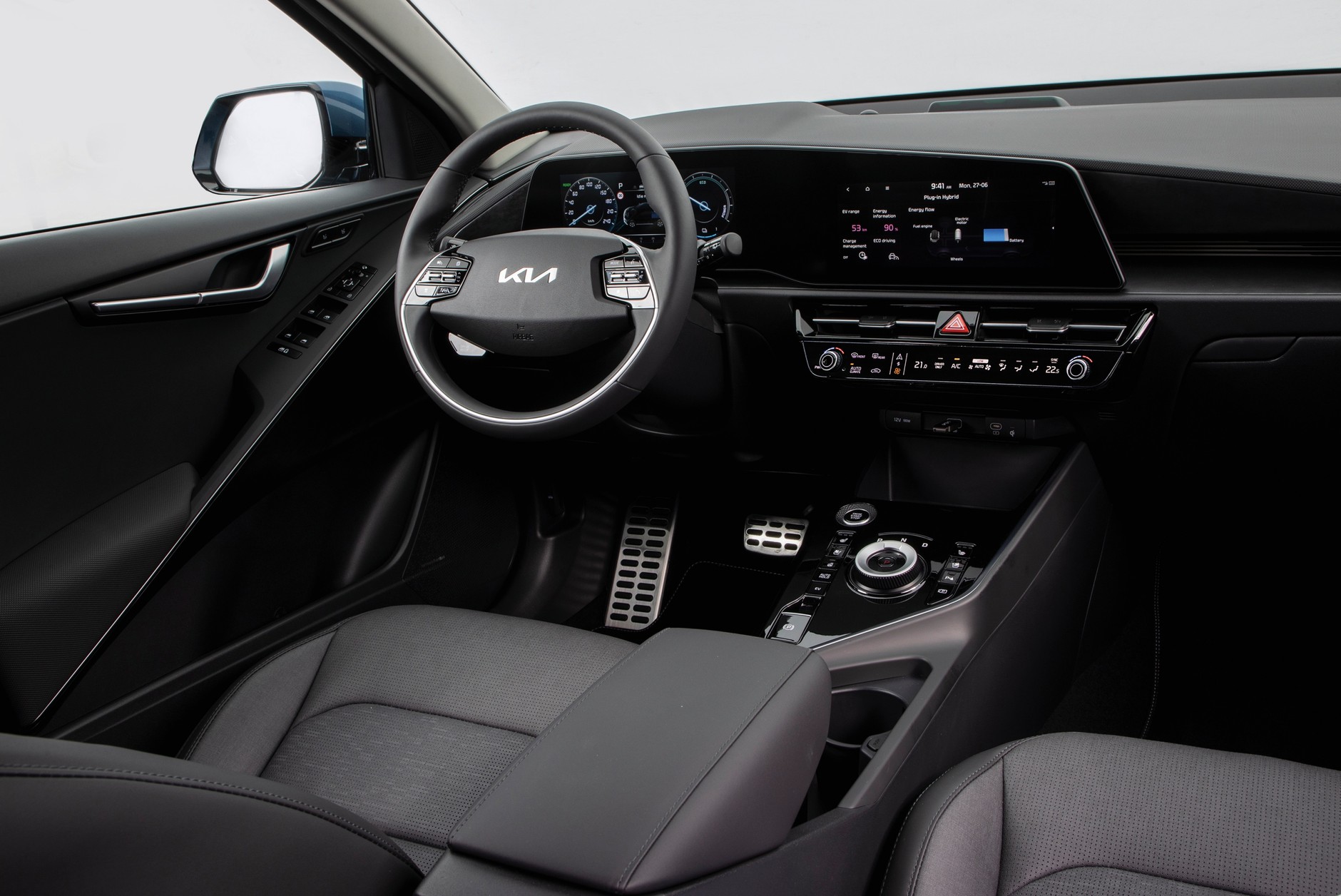 Tablica rozdzielcza Kii Niro urzeka designem.