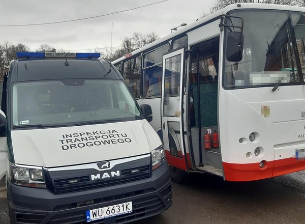 Zatrważające dane — ITD zatrzymała 10,6 tys. dowodów rejestracyjnych, 3,5 tys. aut wycofała z ruchu