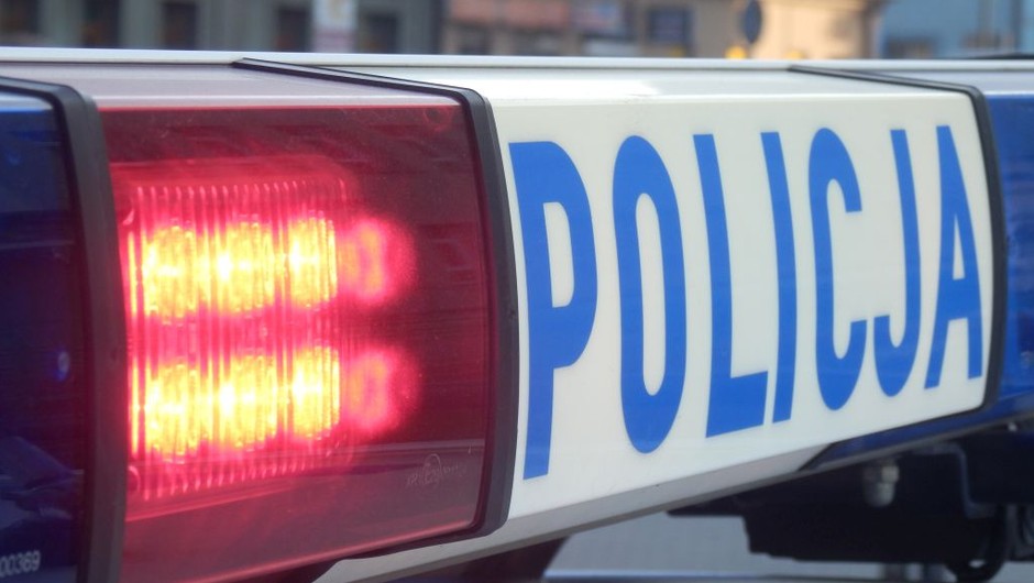 Obraz pochodzący z serwisu https://swietokrzyska.policja.gov.pl/kie/dzialania-policji/aktualnosci/69846,Kurier-ekspolicjant-uratowal-oszczednosci-seniorki.html