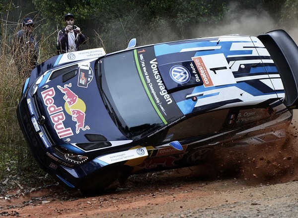 Sebastien Ogier na dwóch kołach w Rajdzie Australii 2015