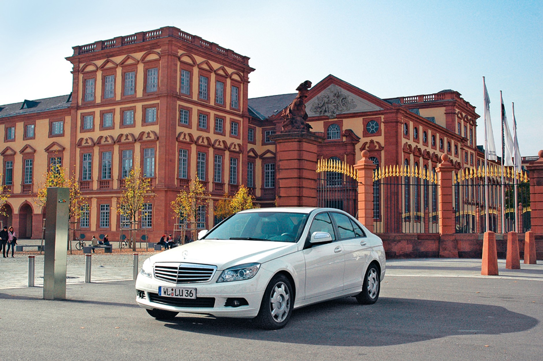 Mercedes C 180 Kompressor - Biały Mercedes zjeżdża do boksu (Test długodystansowy)