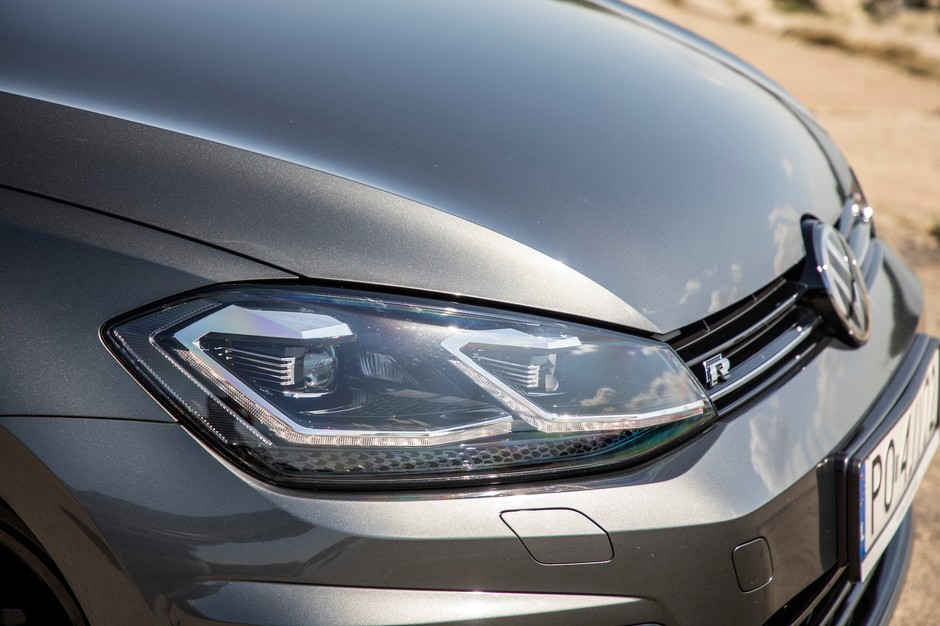 Golf Variant R