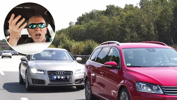 Za poganianie światłami na niemieckiej autostradzie grozi nawet odsiadka. Niemieckie służby mogą tto potraktować jako przestępstwo. 